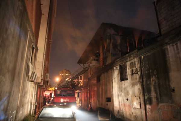 Antalya'da Sanayi Sitesinde Yangın