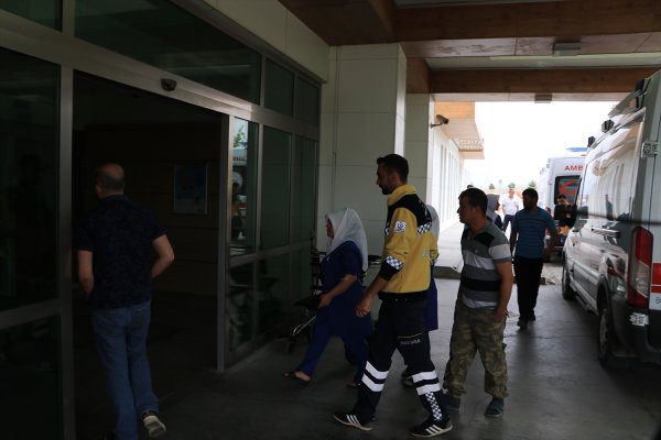 Karaman'da İşçi Servisi Devrildi: 16 Yaralı