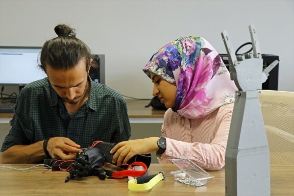 Para Tekvandocunun Protez Kolu Geleceğin Mühendislerinden
