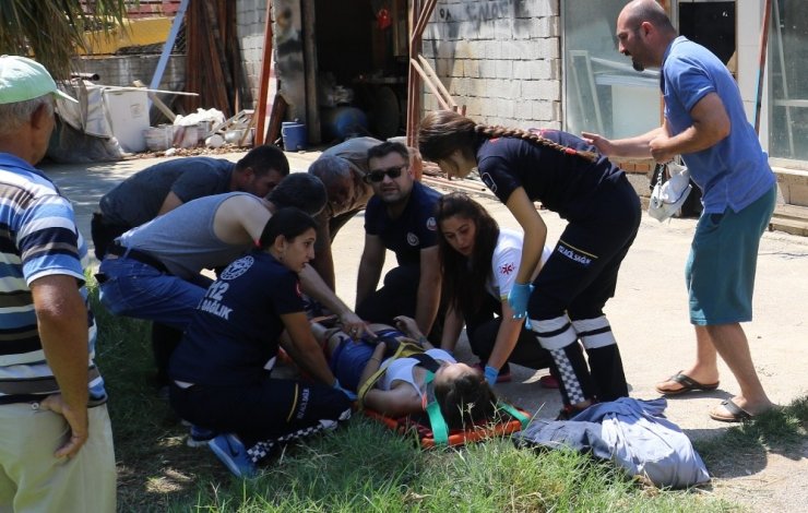 Antalya'da kontrolden Çıkan Kamyonet Takla Attı: 2 Yaralı