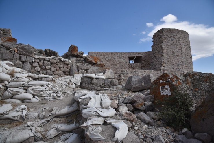 Gevale Kalesi Farklı Tarihlere Işık Tutuyor