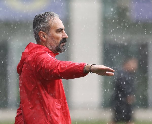 Osmanlıspor Yağmur Altında Çalıştı