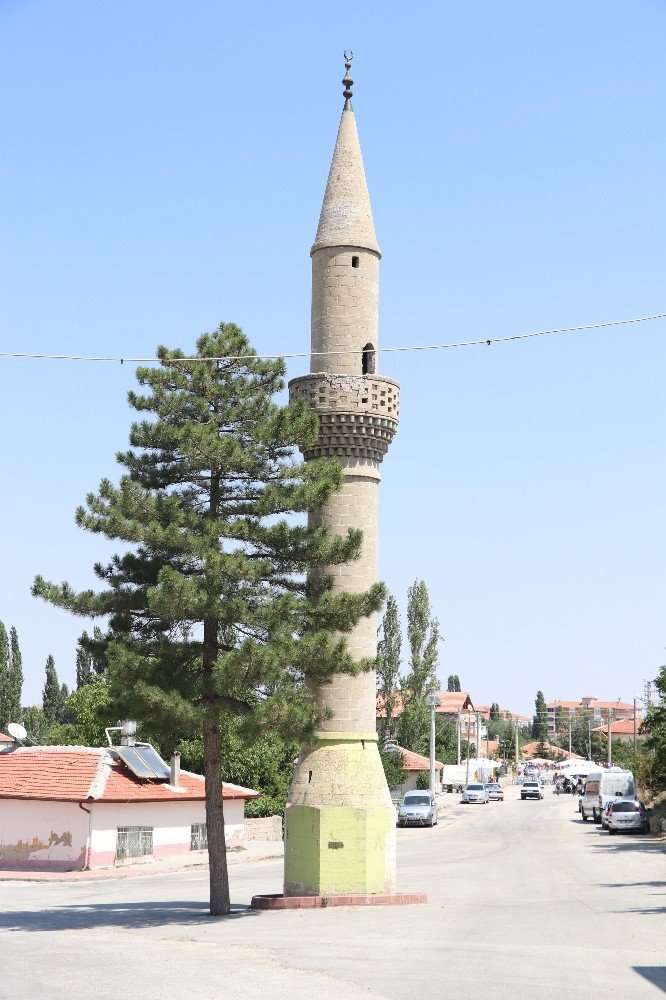 Aksaray’ın Camisiz Minaresi Şaşırtıyor