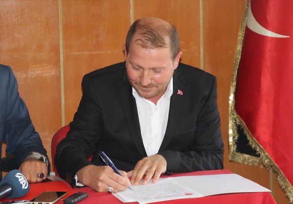 Antalya'da İyi Parti'den İstifa Eden 20 Kişi Mhp'ye Geçti