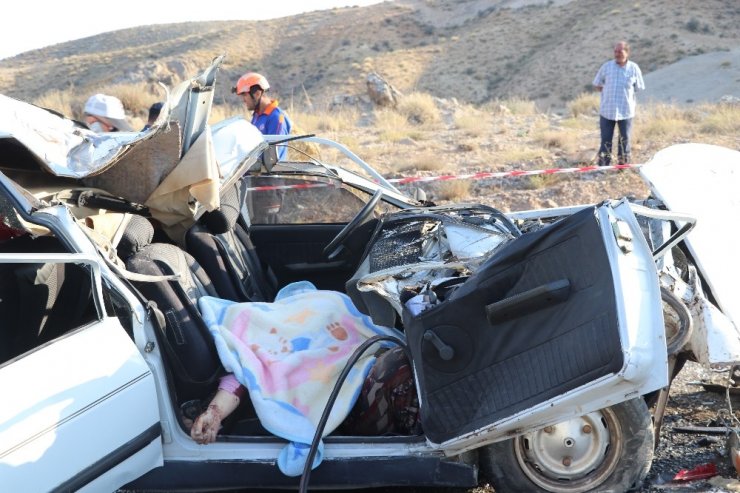 Anne Ve Oğlu Kazada Öldü, 3 Kişi Yaralandı