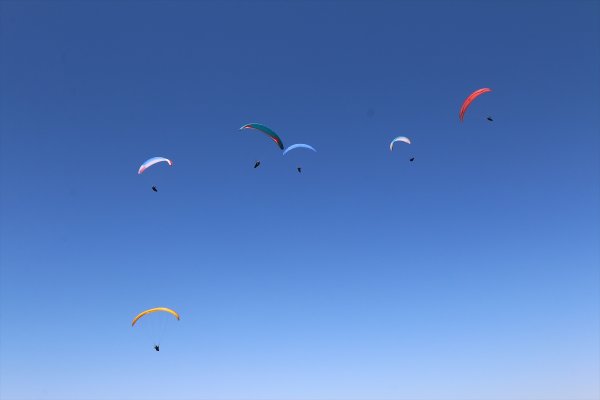 Yamaç Paraşütünde Dünyanın Gözü Hasan Dağı'nda