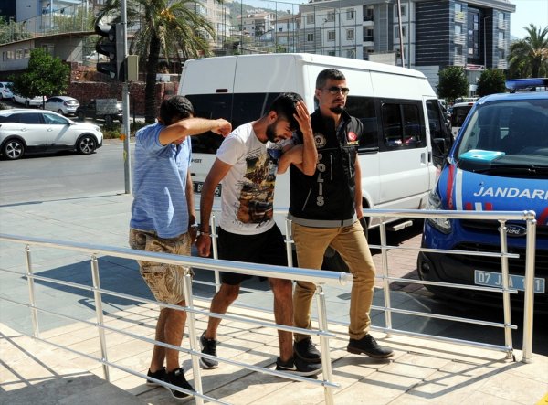 Antalya'da Uyuşturucu Operasyonu