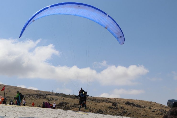 Yamaç Paraşütü Süper Final Test Şampiyonası Türkiye’de İlk Kez Başladı