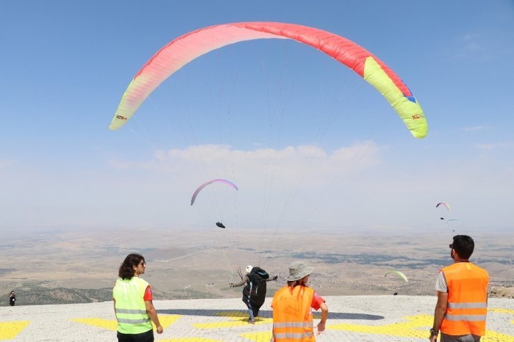 Yamaç Paraşütü Süper Final Test Şampiyonası Türkiye’de İlk Kez Başladı