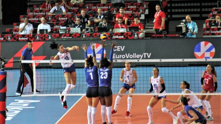 2019 Kadınlar Voleybol Avrupa Şampiyonası A Grubu: Sırbistan: 3 - Fransa: 1