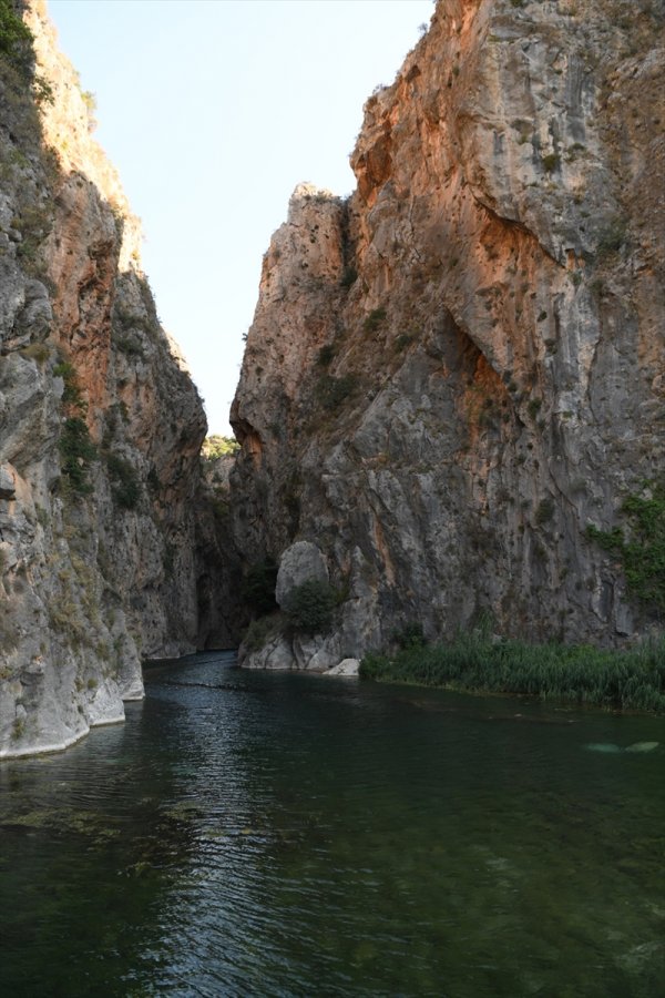 Keşfedilmeyi Bekleyen Doğa Harikası: Kapuz Kanyonu
