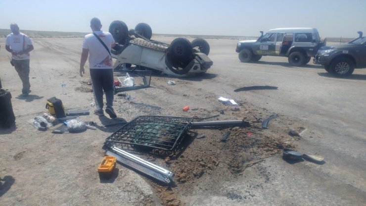 Ralli Aracı Yarışta Devrildi, Sürücü Helikopter Ambulansla Konya’ya Getirildi