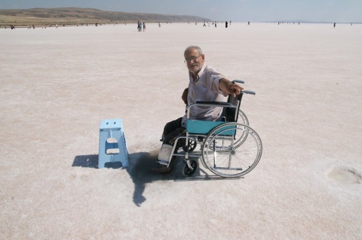 Yaşlı, Genç Şifa İçin Tuz Gölü’ne Geliyor