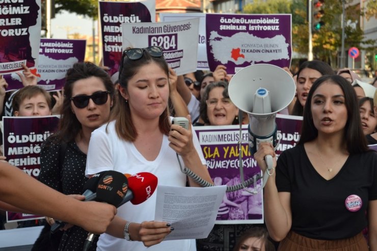 Konyalı Kadınlar Öldürülen Emine Bulut İçin Konya’da Toplandı