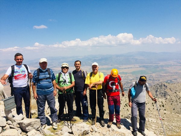 Seydişehirli Dağcılar 30 Ağustos Zaferi İçin Tırmandı