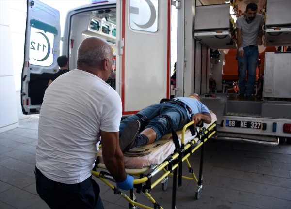 Aksaray'da İki Otomobil Çarpıştı: 7 Yaralı