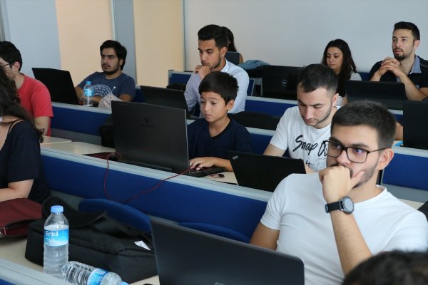 Siber Güvenlik Yaz Kampının Küçük Kursiyeri