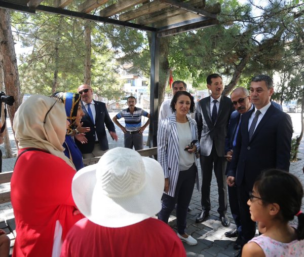 Gölbaşı Belediyesinden Okullara Boya Yardımı