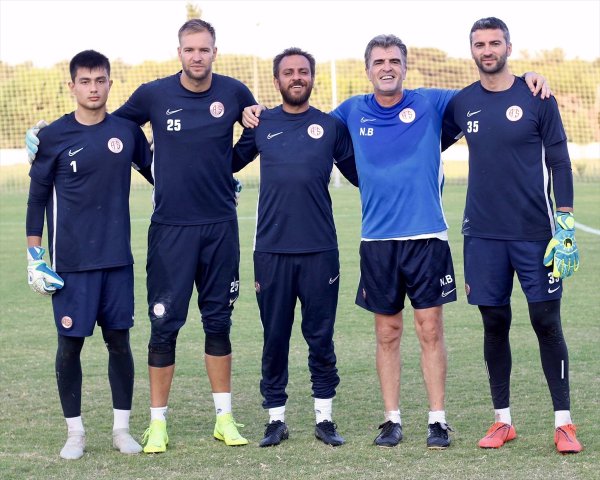 Antalyaspor Antrenmanında Köstendil Sürprizi