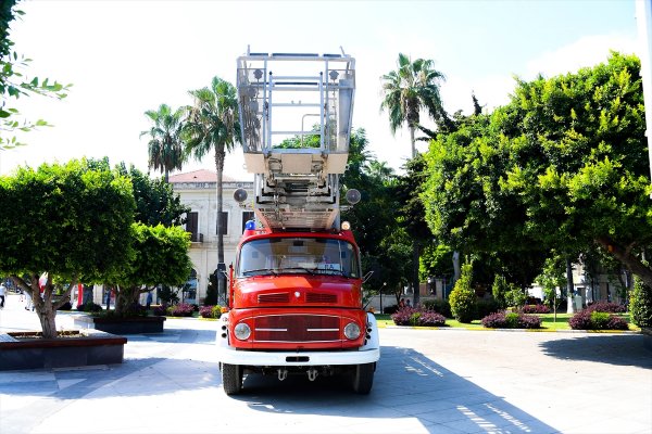 42 Yıllık İtfaiye Aracı Sergilenmeye Başlandı