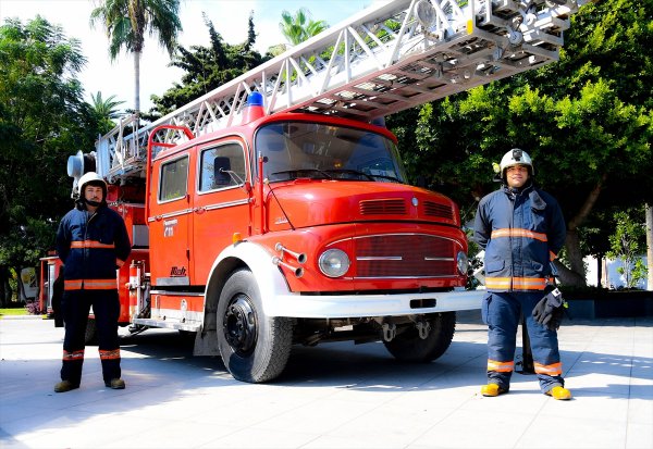 42 Yıllık İtfaiye Aracı Sergilenmeye Başlandı
