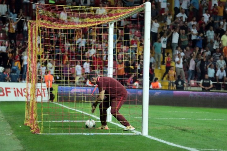 Süper Lig: İstikbal Mobilya Kayserispor: 2 - Galatasaray: 3