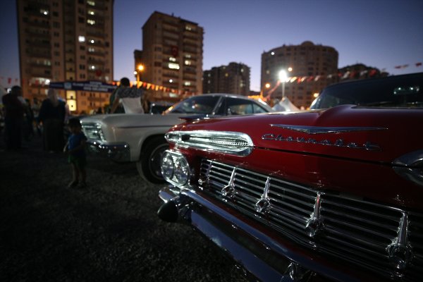 Klasik Otomobil Tutkunları Kayseri'de Buluştu