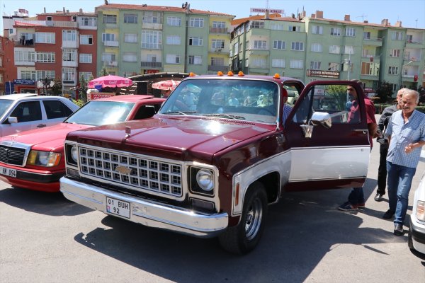 Klasik Araba Tutkunları Niğde'de Buluştu