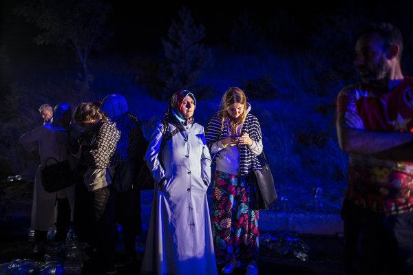 Başkentte Tır Devrildi: 1 Yaralı