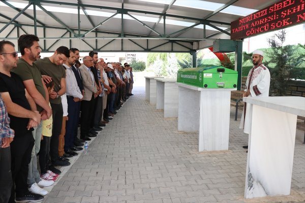 Kocası Tarafından Öldürülen Kadın Toprağa Verildi