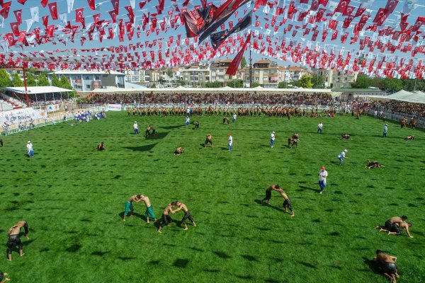 Yağlı Güreş Sevdalısı Kentin Pehlivanları Destan Yazıyor