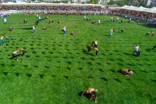 Yağlı Güreş Sevdalısı Kentin Pehlivanları Destan Yazıyor