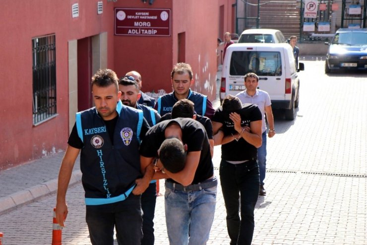 Yakalanan Akü Hırsızları Niğde'den de Çalmışlar