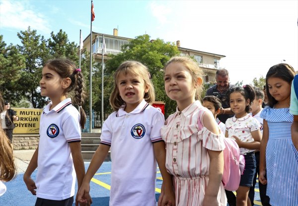 Meb'in Öğrencilere Uyum Eğitimi