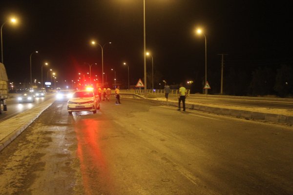 Otomobilin Çarptığı Sağlık Teknisyeni Hayatını Kaybetti