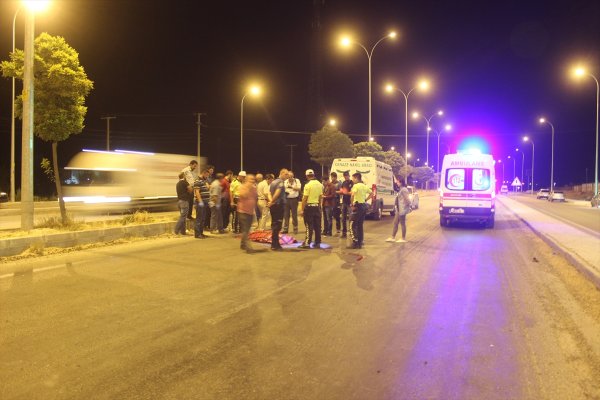 Otomobilin Çarptığı Sağlık Teknisyeni Hayatını Kaybetti