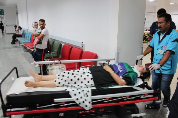 Aksaray'da Trafik Kazası: 2 Turist Yaralandı