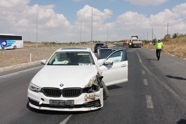 Aksaray'da Trafik Kazası: 2 Turist Yaralandı