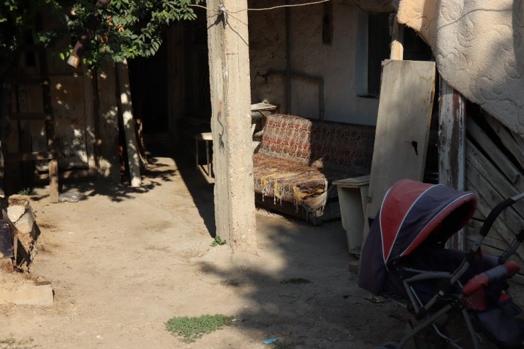 Evin Bahçesindeki Kanepede Ölü Bulundu