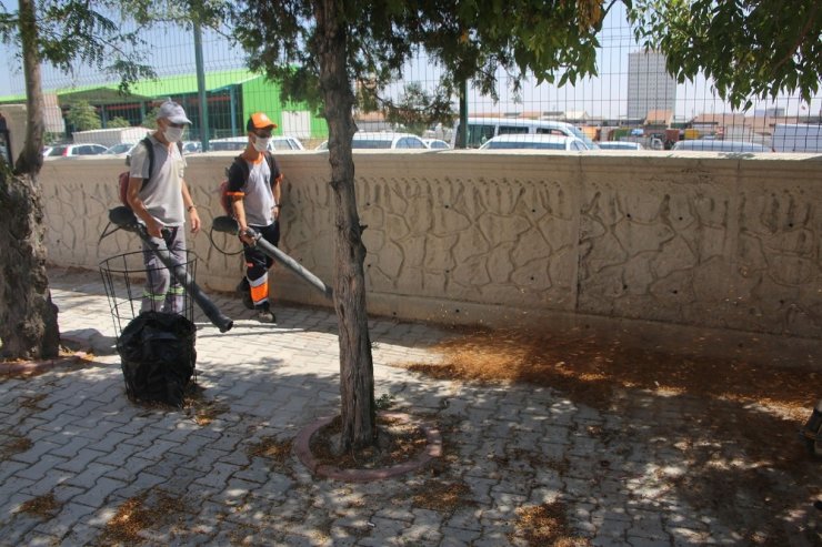 Karaman’da Okul Bahçelerinde Temizlik Ve Bakım Çalışması