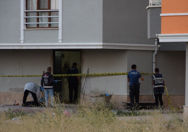 Konya'da Apartman Kazan Dairesinde Erkek Cesedi Bulundu