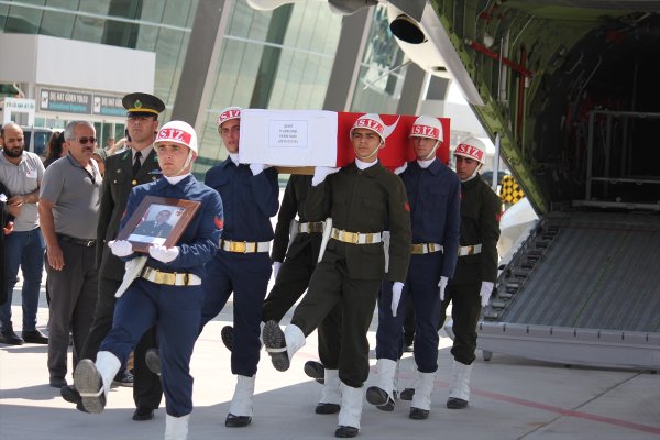 Hakkari'de Ağır Yaralanan Askerin Şehit Olması