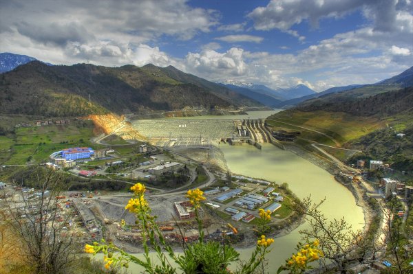 Hes'lerden Ekonomiye 174 Milyar Liralık Katkı