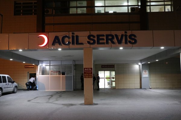 Anne Ve Oğlunu Öldürdü Kızını Ağır Yaraladı