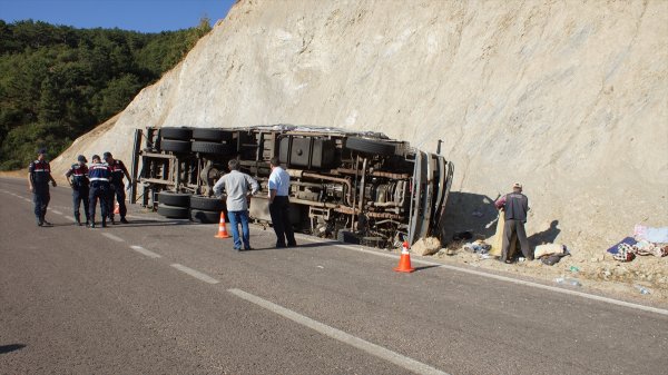 Çubuk'ta Trafik Kazası: 2 Yaralı