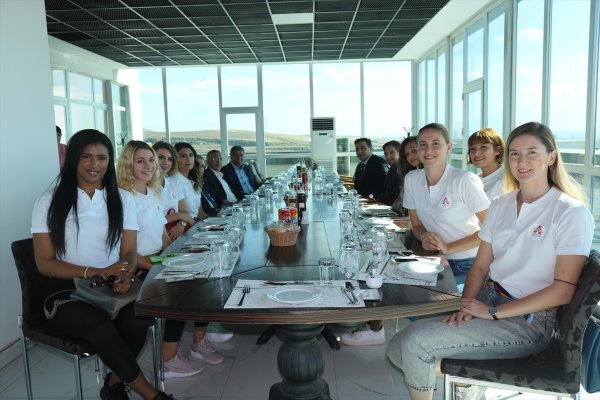 Pursaklar Voleybol İhtisas Takımı İsim Değiştirdi