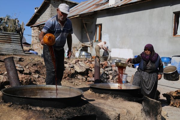 Hadim’de Pekmez Yapım Sezonu Başladı