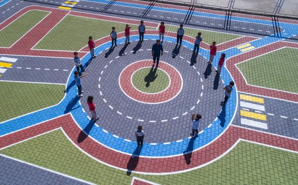 Okul Bahçesinde Trafik Bilinci Kazanıyorlar