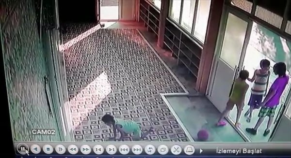 Buldukları Parayı Camiye Bırakan Çocuklar Duygulandırdı