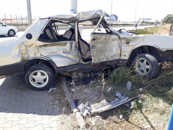 Çubuk'ta Otomobil İle Tır Çarpıştı: 1 Yaralı